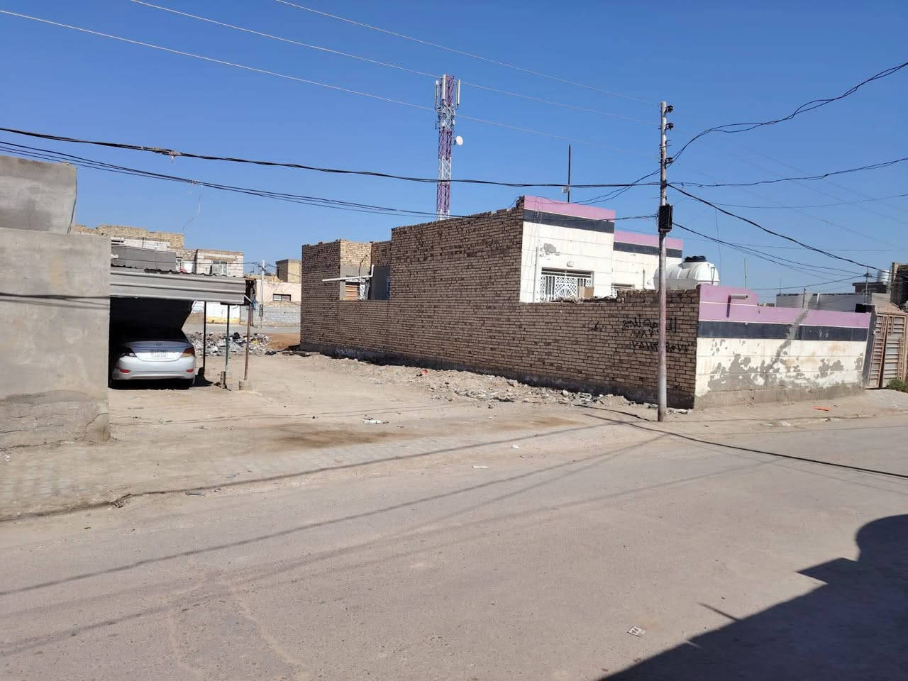 السلام عليكم عرصتين للبيع المساحه 300
والثانيه 200
حي الامين مقابيل حسينيه مالك الاشتر
نزلت سيد حسين الميالي للانشائيه عمود 617
تبعد عن الشارع العام 200متر شارع تبليط مقرنص خدمات ماي اساله كهرباء مجاري تصريف مياه امطار
للاستفسار عل الرقم وبي واتساب 
***********/
***********/مكلف بلنشر
