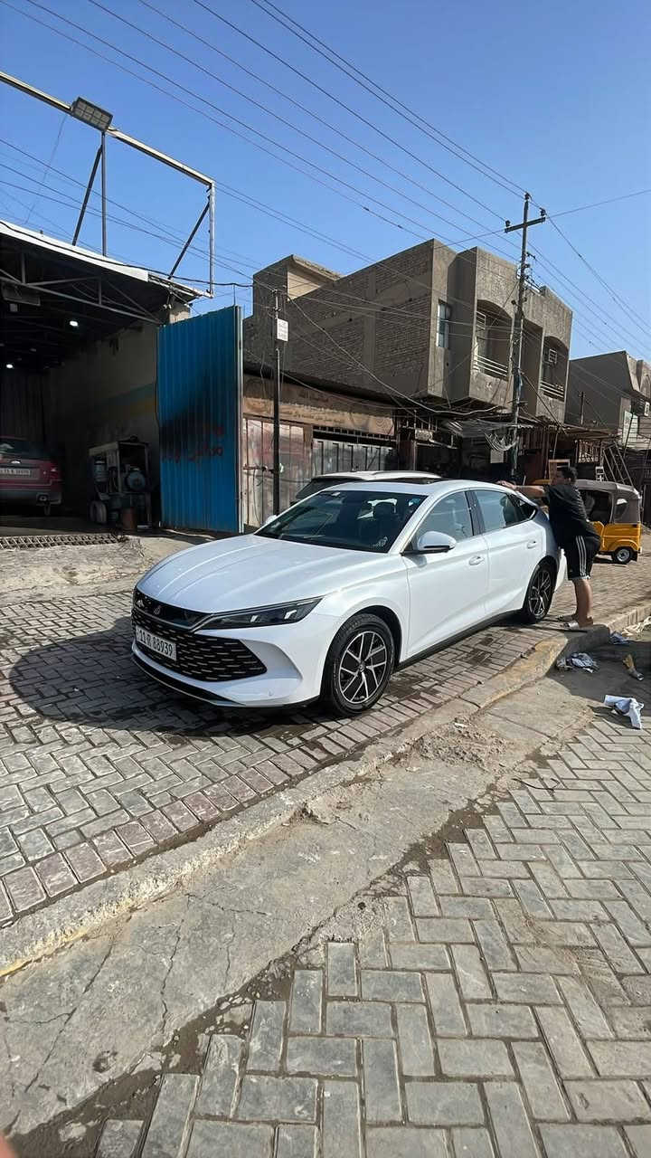 سلام عليكم BYD للبيع كين ال موديل 2024 سياره  كامرات خمسه بطاريه 120 سياره كفاله عامه سياره ماشيه 12666 الكلي سياره مدوشمه سفاري وكشنات عده رصعه بل بنيد مال حصوه مكاني بغداد الدورة استفسار ***********
