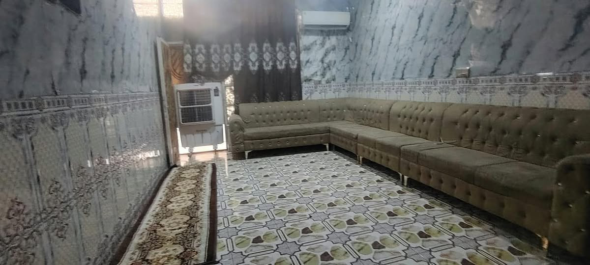 مكلفه بالنشر
بيت ١٠٠ متر مربع 
مقابل قرية الغدير عمود ٣٢١
مرقم مشمول بتطويب
قرب السوك مقابل أسواق العهد سعره ٢٢ مليون قفل 
بيع مستعجل *********** رقم صاحب الدار
