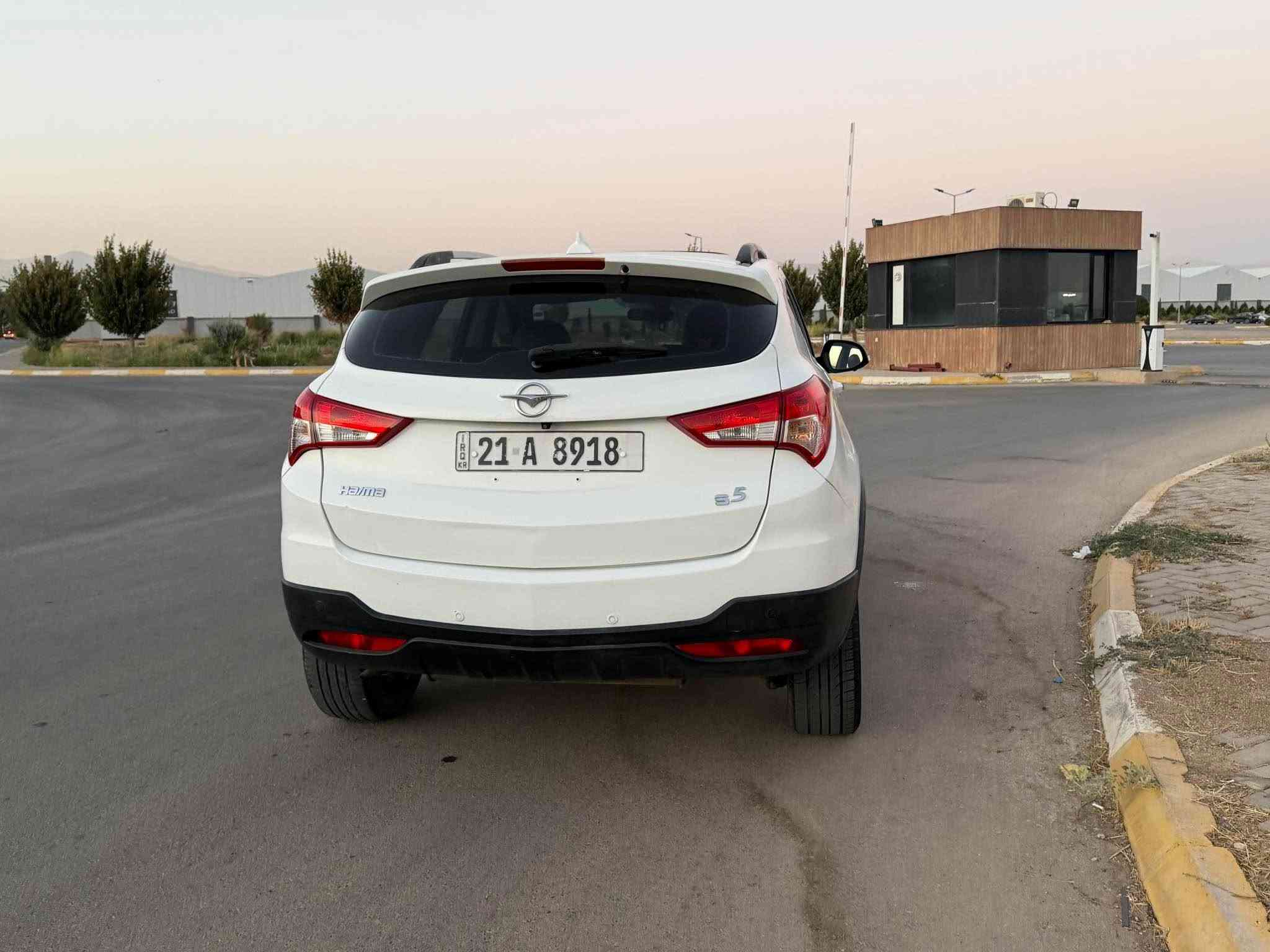 هايما فاميلى ٢٠١٩
فول مواسه فات توماتيك عادى سبورت 
شاشه ٥ كاميرا كاميرا ٣٦٠ سلايت و به سمه و كوشن جلد ناو قه يسى سوكان ڤوليوم و ته حديد سورعه ويل كه ب 
ته نها ٦٠ هه زار روشتوه گير و مه كينه و ته بريد و ته قه و ره قه ش به شه رت 
سه ياره كه نمونه ى جوانى و تازه ى و باكييه بى بوياخ بى سارد يه ك به له كارتى هه يه ته حويل غرامه به شه رت نرخى ته نها ٨٥ گه لا مشته ريت تيل بكه *********** سليمانى ناو شار السليمانية, العراق

