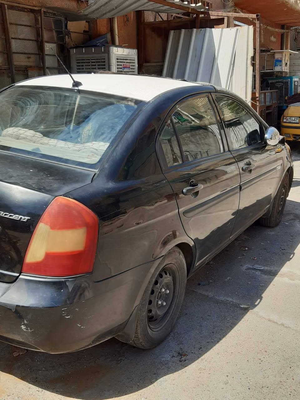 سيارة أكسنت 2009 خليجي شادلها منظومة تبريد قبل أسبوع تبريد ثلج، زوج تايرات الأمامي جديد والوره نص عمر، سعرها 85 وبيها مجال سيارة نظيفة بأسمي تحويل يوم ثاني، سنويتها 2028، مكان السيارة مدينة الصدر قطاع واحد، الرقم *********** متواجد ايضٱ واتساب.
