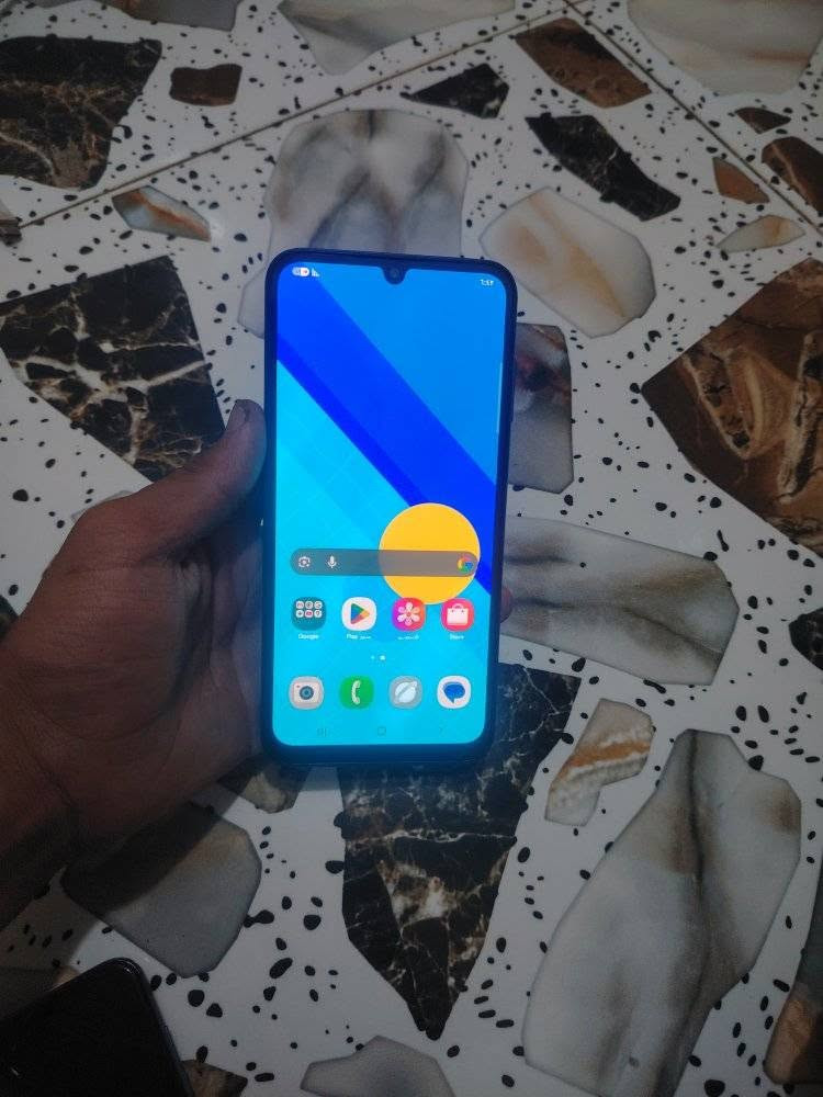 جالاكسي A25 5G • ٢٥٦/١٦ • خدش بالظهر