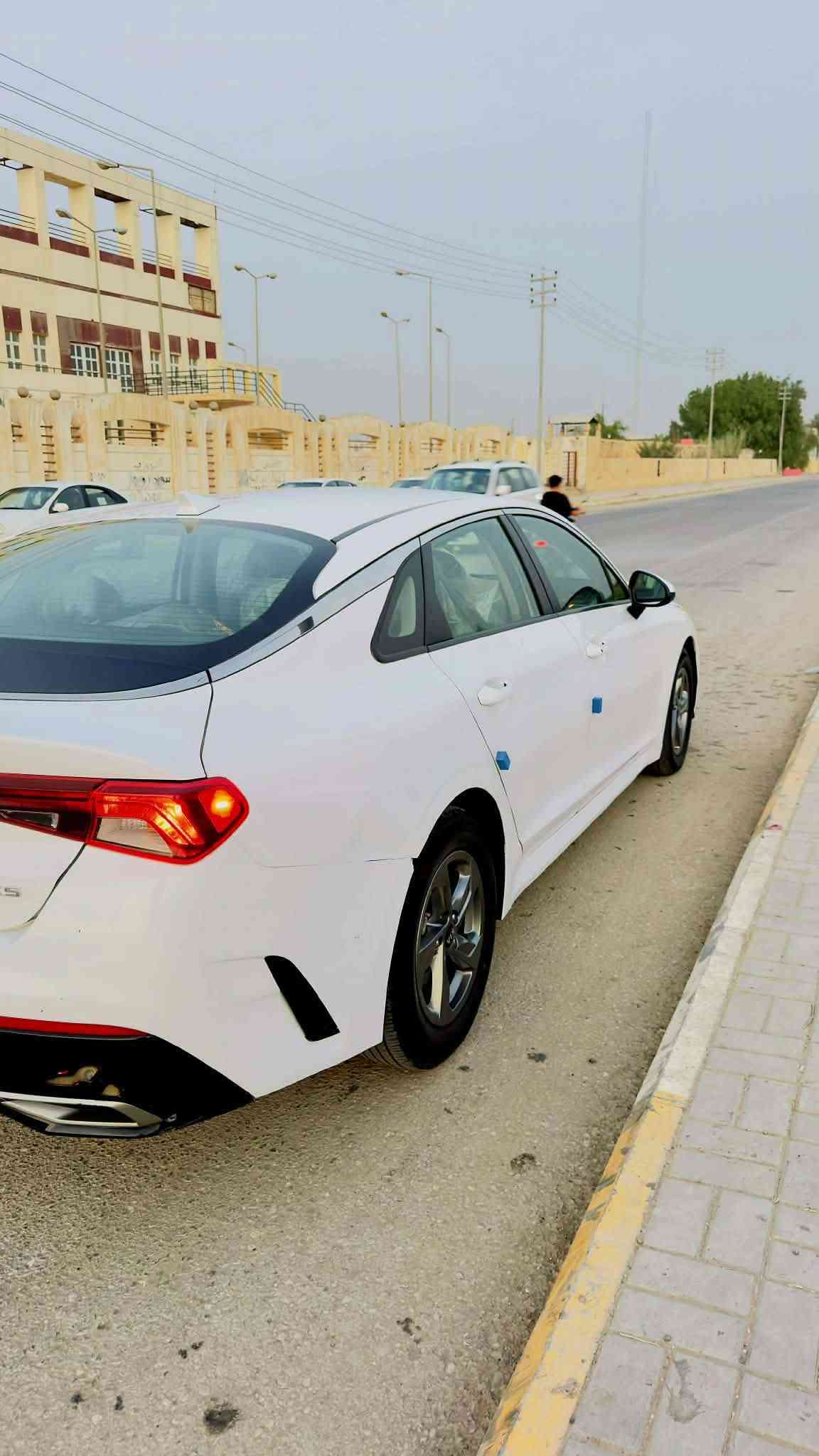 السلام عليكم
Kia k5 2021 LXs 
بصمة السياره فول ماعده الفتحه بجم كبس ايرباكات سليمه موديل 2021 1600 تيربو معوقين بعدلها سنه وتنفك .. رقمهه المثنى ..تخم تاير نوعية (Hello)
شاشه لمس.. كشنات كهرباء جلد..كامره دوار.. تحذير منعطفات..قياده ذاتيه.. گير ومكينه مكفولات كفاله عامه... حادثهه بنيد.. بيهه بابين وچاملغ مرشوشات كلير فقط.. السياره جاهزه للٱخير مامخلي بيهه نقص ٱبد.. سعرهه 130 وبيهه مجال.. مكانهه باالحله..
للاستفسار ٱكثر. ***********

نص مكتوب في الصور:
- K5..2021
- إضافة شرح توضيحي...
- ٣.