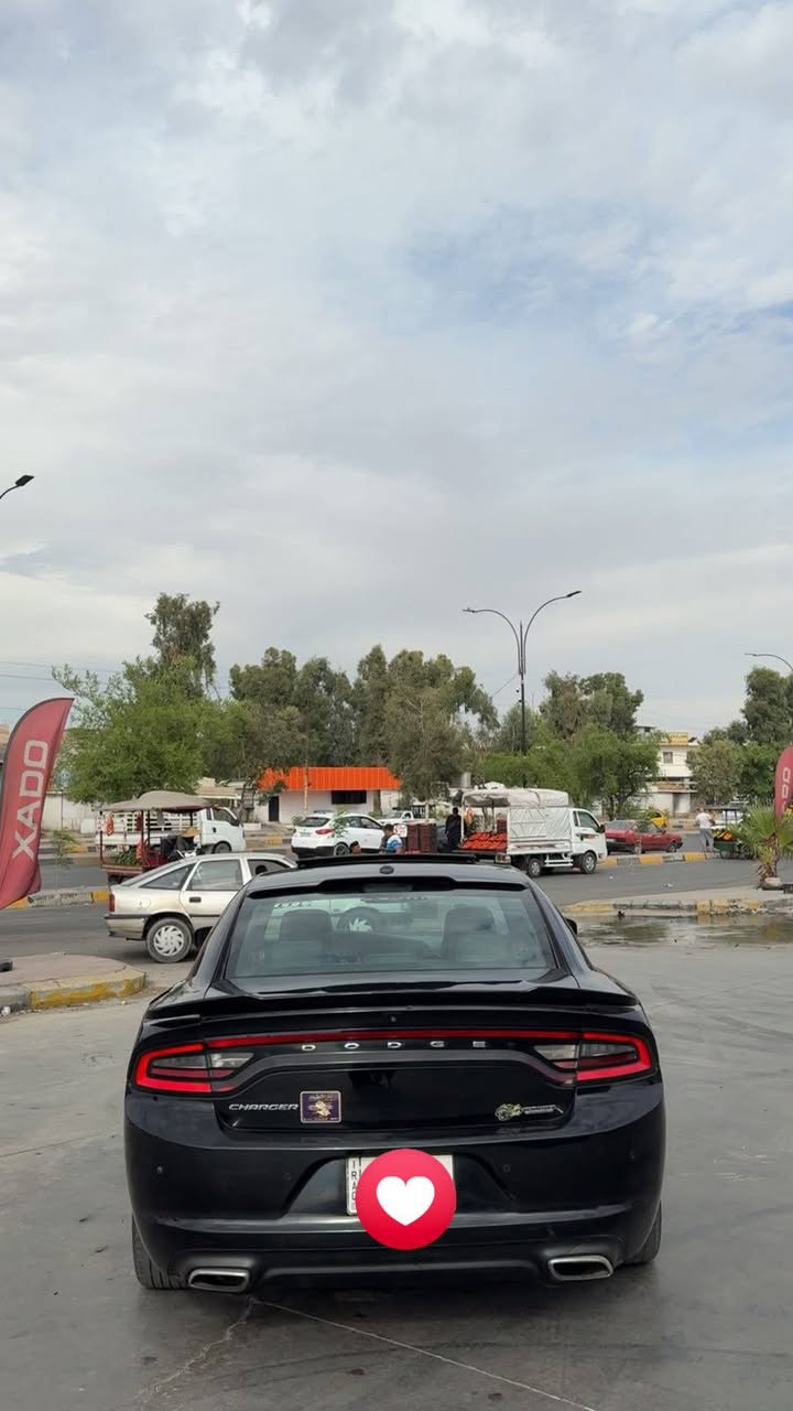 السلام عليكم 
جارجر 2019 
sxt بلاص
رقم بغداد الماني 
حادث فقط دعاميه اماميه
بل عراق جاملغ خلفي 
وباب خلفي فقط 
فتحه 
كشنات خزن 
شاشه 
فول السياره 
السعر 173 
العنوان موصل 
*********** 
بيع فقط
