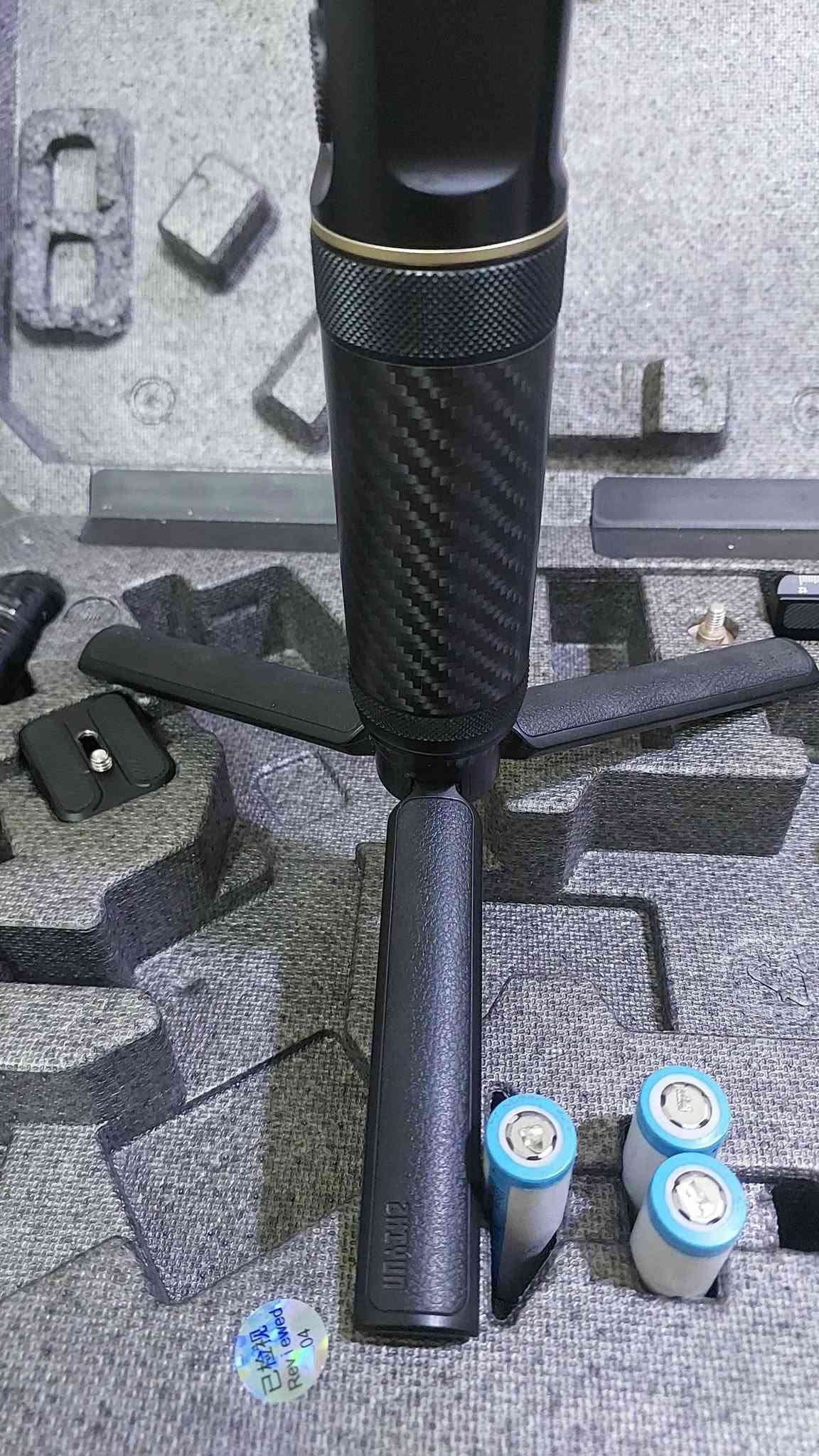 🎥 للبيع ZHIYUN CRANE 2S الاحترافي 🔥
كرين عملاق واحترافي، كامل ويا ملحقاته وجاهز للشغل والتصوير 👌
📦 المحتويات: • ZHIYUN CRANE 2S
• 3 بطاريات أصلية + 3 بطاريات احتياطية 🔋
• المجموع 6 بطاريات
• شاحن سريع ⚡
• بلاطة ريلز
• بلاطة فيديو + قاعدة فيديو
• إضاءة جانبية قابلة للسحب والشحن 💡
• عصا إضافية تطويلة
• قاعدة ثلاثية
• كيبل ربط وتحكم بالكاميرات Type-C 🔌
• الحقيبة 🎒
💪 مناسب للتصوير الاحترافي والسينمائي والكاميرات الثقيلة.
💰 السعر والتواصل: خاص
📱 واتساب: ***********
📍 المكان: الديوانية
🚫 لا يوجد توصيل
للجادين فقط، وكل الملحقات موضحة بالصور. 🔥
