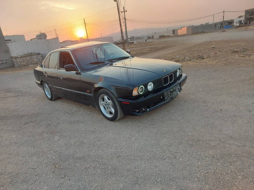 🌹بەناوی خوای گەورەومیهرەبان ‌🌹      
BMW  525
مۆدێل1993                   ***********
 ئاڕمی پلاستیکی هەولێر  ئاڕم و ئەوەلیات و بڕاوەبەشەرت مەکینەکەپسی 525 گێڕتۆماتیک گێڕو مەکینەی بەشەرت تەقەوڕەقەی بەشەرت پێش و دوای چەکوشی پێوەنیە  تازە پێش و دوای داگیراوە   چوارتایەو ویلی تازەی  لەژێره  سڵاید  لایت ئەڵقە  کامل ئەشیای تەبریدی پێوەیە سعری  22گەڵاو کەمێک معامەلە ناونیشان سلێمانی تکایەبەس فرۆشتنە   
تێبینی  سەیارە بەس موسە        ژ  . م  ***********            *********** السليمانية, العراق
