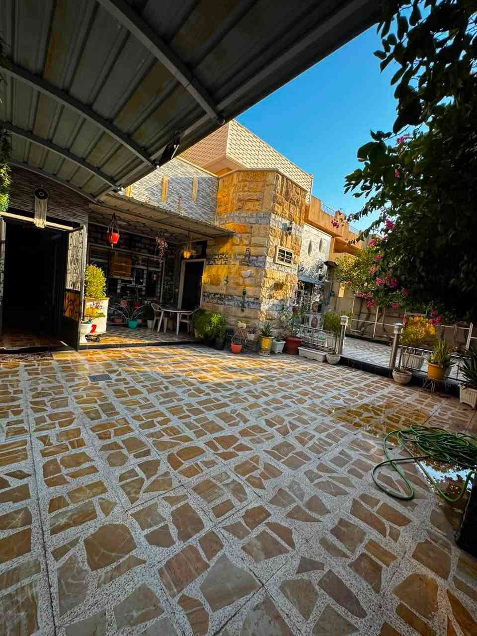 🏡 مكتب قصر الفخامة للعقارات والمقاولات

دار للبيع – حي البكر

📍 الموقع: حي البكر
📐 المساحة: 330 م²
📏 الواجهة: 15 م
🏠 البناء: طابق ونصف

مواصفات الدار:

* 4 غرف نوم
* هول
* غرفة استقبال
* غرفة طعام 
* مطبخ حار وبارد 
* صحيات عدد 2
* بيتونة 
* كراج

📄 نوع السند: طابو الزهور (مكاتبة مع الشرعي)

💰 للاستفسار عن السعر: الاتصال او مراسلة الواتساب 
📞 ***********
📞 ***********

📍 عنوان المكتب: حي النور، سايدين دانية ماركت، بعد ملعب كلاسيكو.

مكتب قصر الفخامة للعقارات والمقاولات
نسعد بخدمتكم والإجابة عن جميع استفساراتكم.
