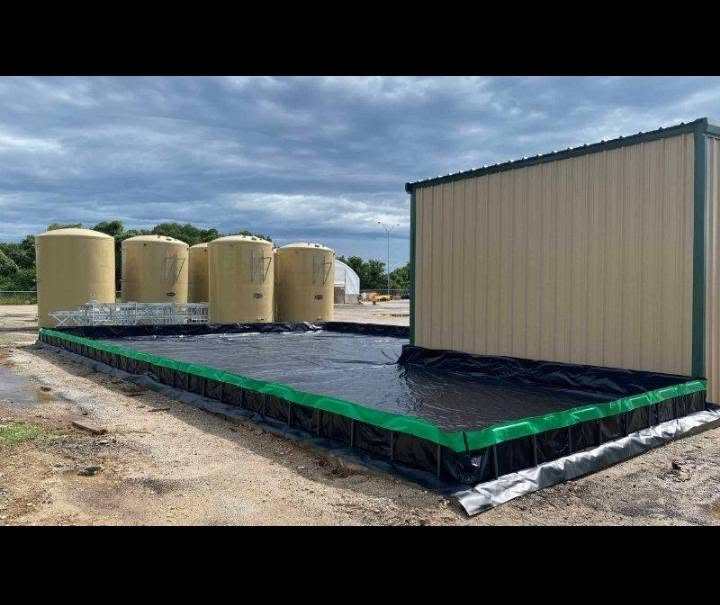 🔰 للبيع – حاجز احتواء صناعي أمريكي أصلي (Spill Containment Berm)

تعلن شركة الفضل الهندسية عن توفر حاجز احتواء صناعي AIRE Industrial Quick Snap Containment Berm، صناعة أمريكية أصلية، بحالة ممتازة جدًا (شبه جديد).

المواصفات: ✅ الماركة: AIRE Industrial (USA)
✅ المقاس: 6.80 × 3.30 متر
✅ مصنوع من PVC الصناعي عالي التحمل
✅ نظام Quick Snap سريع التركيب والفك
✅ مقاوم للزيوت، الوقود، المياه، والمواد الكيميائية.

الاستخدامات: مناسب لشركات النفط، المصافي، محطات الوقود، الورش الصناعية، مواقع العمل، والمقاولين، ويستخدم لاحتواء أي تسرب للسوائل وحماية الموقع.

📍 الموقع: بابل
🚚 يتوفر شحن إلى جميع المحافظات.
💰 السعر: قابل للتفاوض بالمعقول.

شركة الفضل الهندسية
📞 ***********
