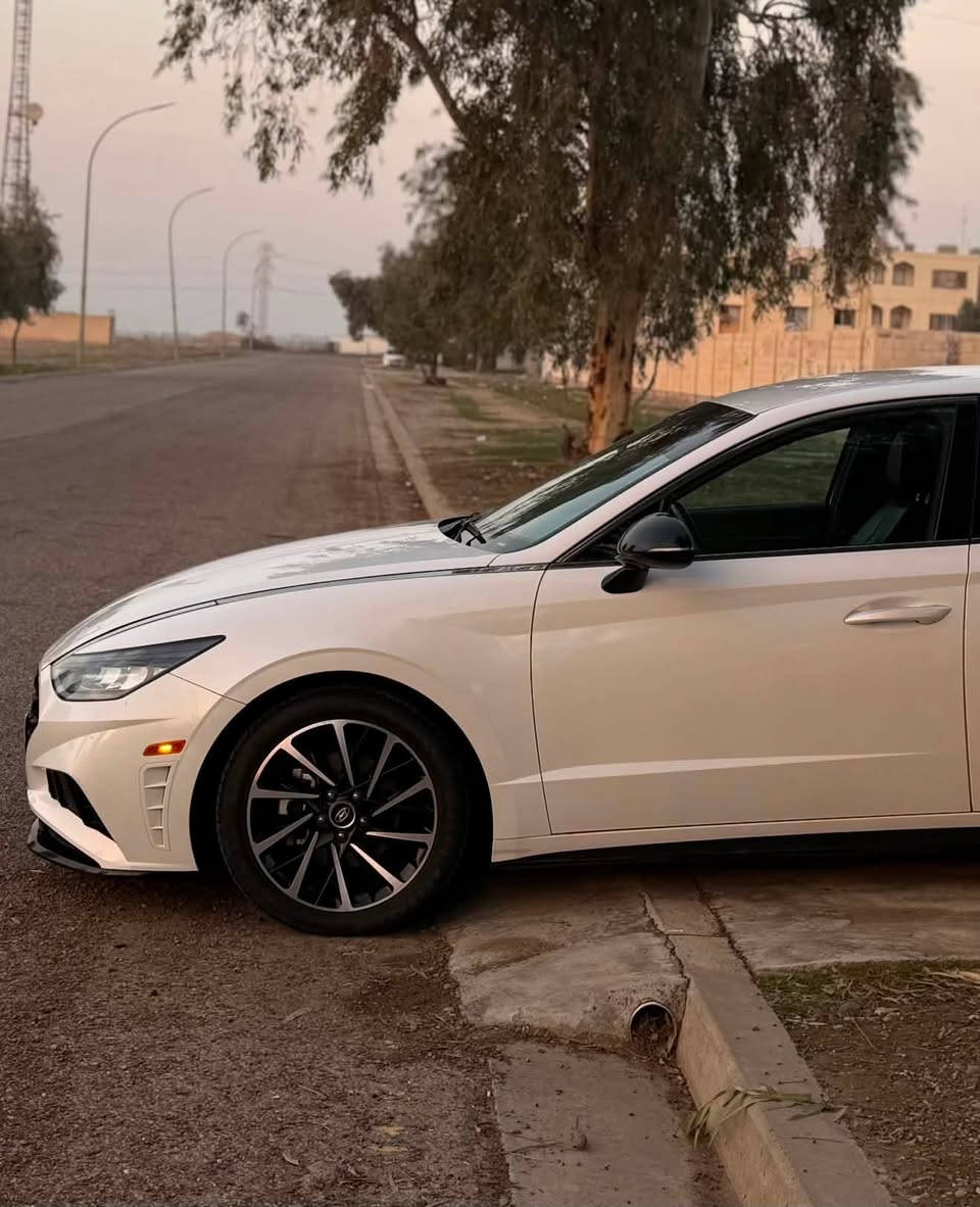 HYUNDAI SONATA SEL+ 2020
بيع او مراوس بجيب ١٨/١٩

‎• عدادات دجتل 
‎• شاشة + تحكمات شفتات ستيرن
‎• كروز سرعة ، قيادة اليه ، تحديد مسار + خروج مسار
‎• كشنات كهرباء + جلد + تدفئة كشنات 
‎• ويل 18 + تايرات جدد
‎• لايت امامي + بك خلفي فول لد
‎• بجم كبس + بدون ايرباك + بدون صبغ 
• ماشية 61 Mi
• السيارة عليها ادامة كاملة من بلكات ونوزلات و حدادية كله شرط 
‎•مرفقة صور الضرر + السونار 
• السعر 161 وبيها مجال بسيط
***********
