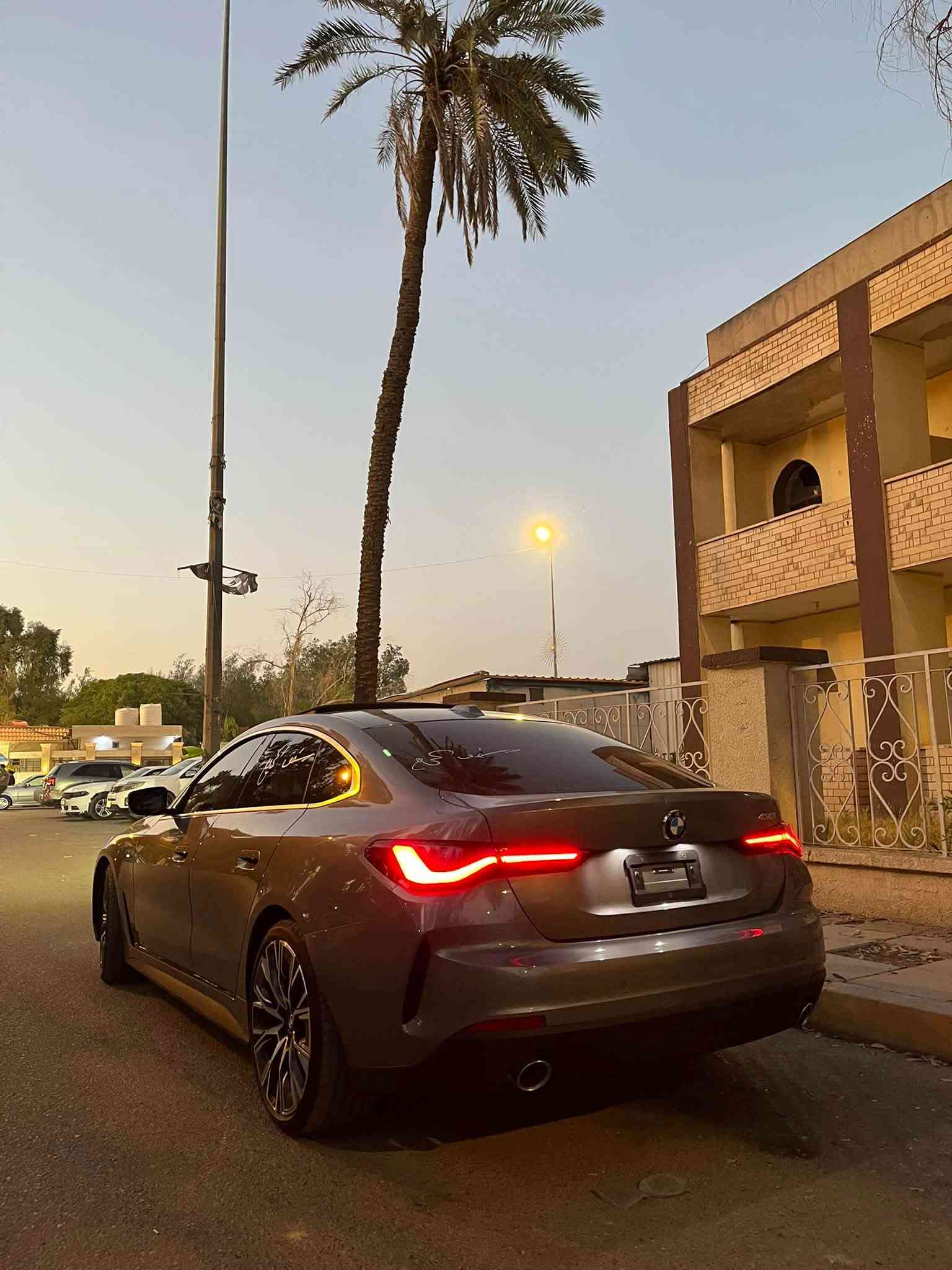 2024 BMW 4 SERIES, 430I GRAN COUPE
4 تون تيربو  2.0L
حادثة فقط باب مبدل بلادي بدون صبخ بارد بسيط بجاملغ امامي  وباب خلفي على كد اصبعين بارد
بصرة شهداء وكاله عامه بئسم مشتري                                      ماشية 27mi فول مواصفات اعلى فئه BWM i4.                                                مكان سياره البصرة تواصل***********
