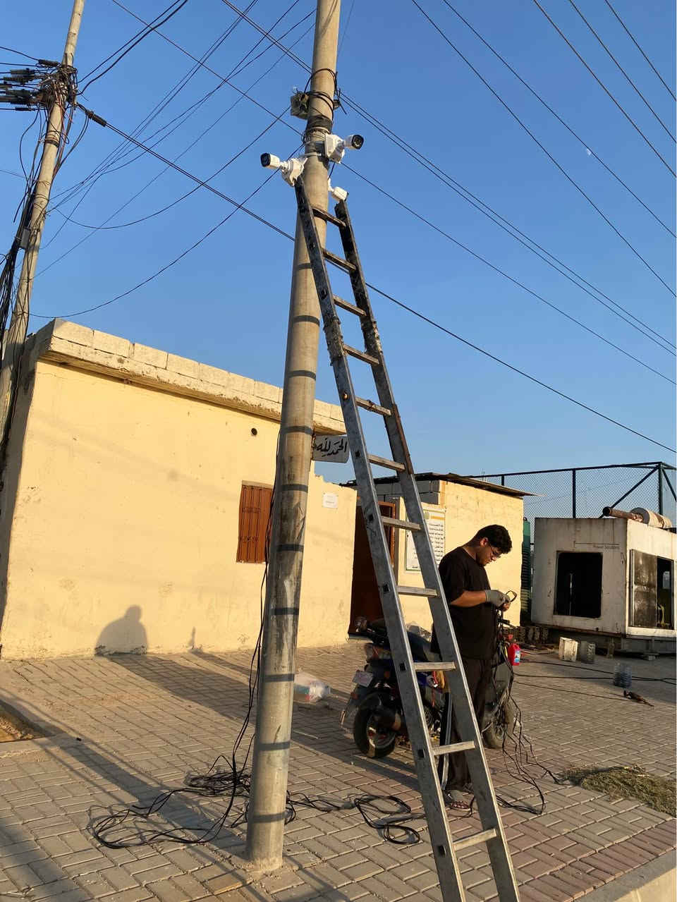 📌عين الصقر لكامرات المراقبه📌
اوضح من الوضوح
كامرات مدمجه بالذكاء الاصطناعي والتحليل الذكي وبمختلف العدسات 
استثمر امانك واحمي بيتك وممتلكاتك 
لقطة وجه 
لقطة سياره 
بحث وتحليل ذكي 
ربط راوتر وايرلس 
ليلي نهاري ملون 
كامرات تدعم الاشعارات
وتدعم التقاط الصوت النقي  
تسجيلات بنفس جودة المباشر 
📌كامرات مراقبه📌
📌داشكام سيارات📌 
📌راوترات📌
📌ادوات انترنيت📌
📌عاكسات📌
📌اجهزة حماية اصليه📌
للاستفسار على رقم المكتب 
*********** 
المهندس محمد كركوك, العراق

