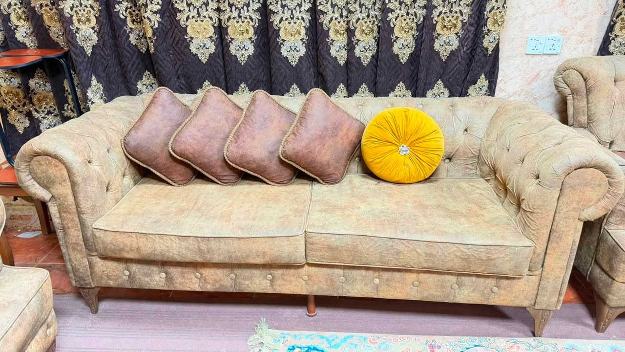 للبيع تخم قنفات 10 مقعد
نظيف وجديد استعمال بسيط جدا 
سعر مناسب
650.000 الف وبي مجال
***********
