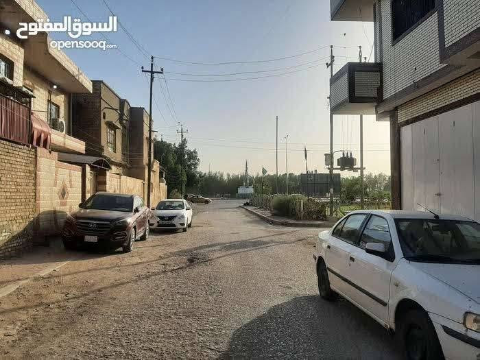 دار للبيع حي المعلمين الجديد قرب الشارع العام ( الحدائق ) المساحه 200 متر مربع  ركن البيت  البيت طابقين يتكون الطابق الارضي من 2 غرف نوم وصاله واستقبال ومطبخ وصحيات داخليه وخارجيه  ويتكون الطابق الثاني من 4 غرف نوم وصاله وصحيات
والطابق الثالث مغلف بلجينكو كامل مسكوف  البيت بناء درجه اولى من حيث الارضيه صب رفت 50 سم كل القطعه  للاستفسار الاتصال على الرقم ***********
دار للبيع حي المعلمين الجديد قرب الشارع العام ( الحدائق ) المساحه 200 متر مربع  ركن البيت  البيت طابقين يتكون الطابق الارضي من 2 غرف نوم وصاله واستقبال ومطبخ وصحيات داخليه وخارجيه  ويتكون الطابق الثاني من 4 غرف نوم وصاله وصحيات
