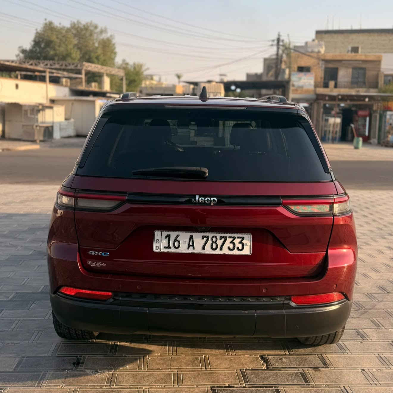 🚙🔥 للبيع | Jeep Grand Cherokee 4xe Hybrid 2022

جيب جراند شيروكي 4xe هايبرد
📅 موديل 2022
🎨 اللون ماروني مميز وفخم

⚡️ Plug-in Hybrid | بنزين + كهرباء
🔥 محرك 2.0L Turbo – 4 سلندر
💪 قوة إجمالية 375 حصان
⚙️ جير أوتوماتيك 8 سرعات
🚘 دفع رباعي 4WD
🔋 بطارية قابلة للشحن الخارجي
⚡️ إمكانية القيادة على الكهرباء فقط
🎛 أوضاع القيادة: Hybrid / Electric / eSave

🛣 الممشى: 39,300 ميل
يعادل تقريباً 63,250 كم

💰 السعر: 29,500$

✨ سيارة تجمع بين الفخامة، القوة، الدفع الرباعي واقتصادية الهايبرد.

📞 للتواصل: ***********
📩 الخاص مفتوح للاستفسار والمعاينة
