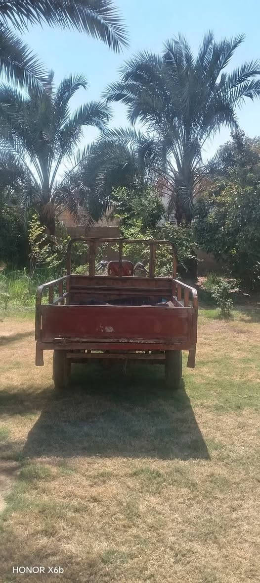 سلام عليكم ستوته دايون  محرك22 مجفت جديد عل سحك  تخم تاير كبل للشارع ستوته مال بيت ماطالعه يرادلهة ترتيب بدي ولايتات سعر475وبيهةمجال ل المكان بغداد المدائن سلمان باك لشراي ***********

نص مكتوب في الصور:
- HONOR X6b