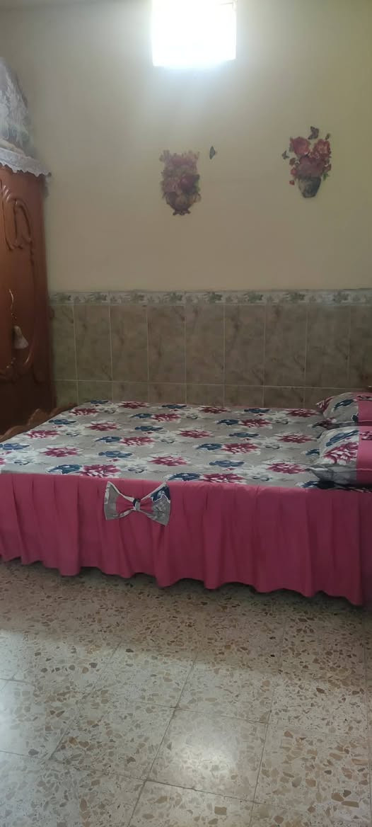 مشتمل للبيع مربع موقعه ركن عله شارع 30قريب عل كراج حي الجهاد للاستفسار أكثر الاتصال ***********
