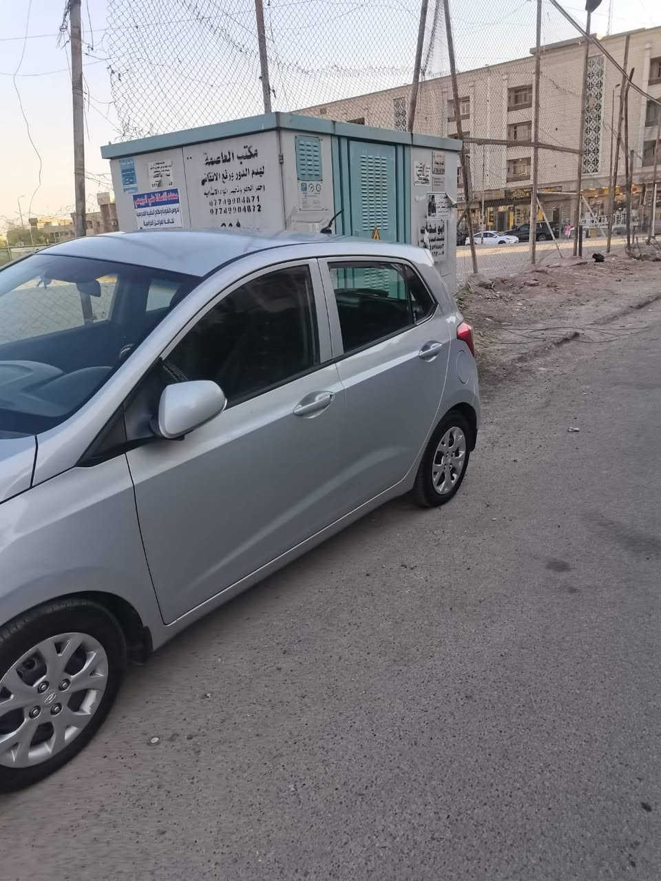 سلام عليكم .. للبيع
هونداي i10 ..
2015 خليجي .. 
ماشيه 68 الف كيلو
سنويه 29 رقم بغداد شرط التحويل ..
السونار جديد بالمنشور بي تفاصيل كامله عن السياره 
مكانه بغداد .زيونه
الاتصال ***********
السعر 80 بي مجال .

