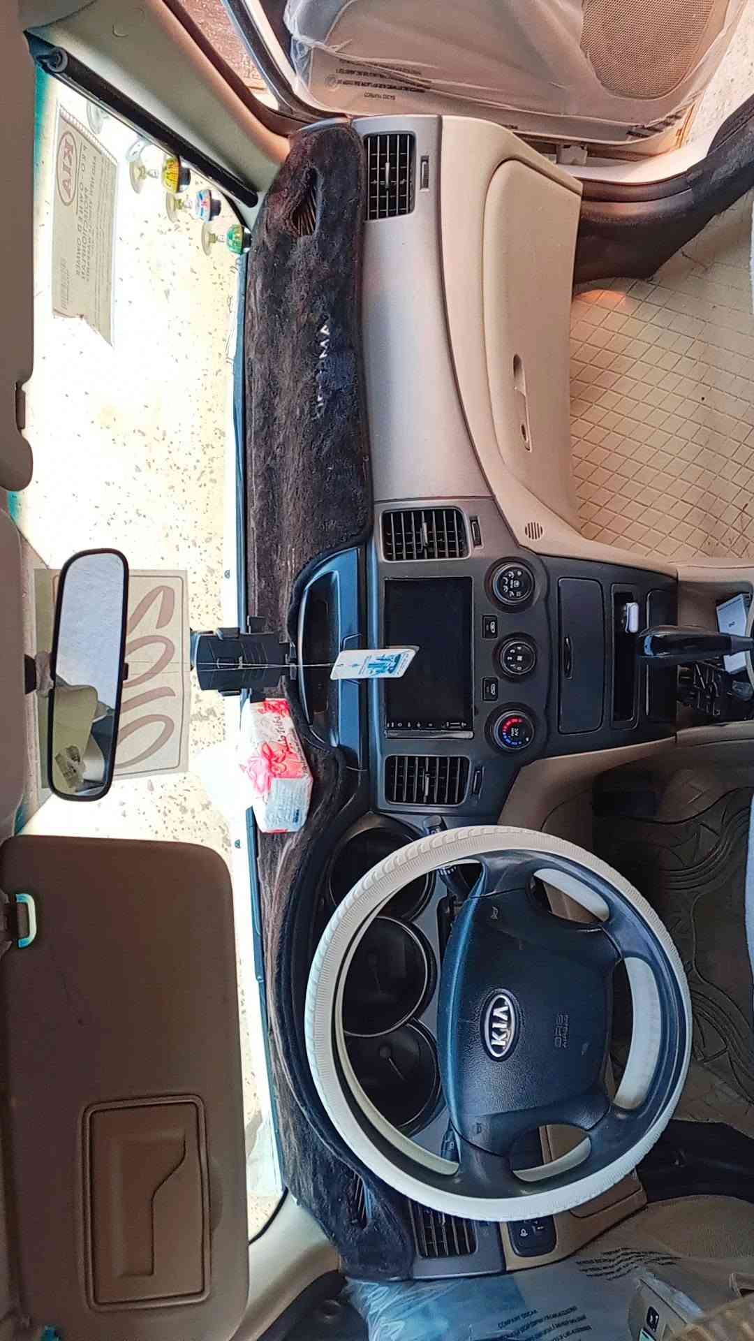 السلام عليكم كيا اوبتيما خليجي موديل ٢٠١٠
رقم اربيل الدولي 
بيه رشات صبغ بس اني ابيع صفحه بدون حادث بدون كص بدون فتح بدون معجون فقط رشه 
تاير تبريد 
مكينه جديده 
بانزين+غاز تانكي ابو ٦٠ 
مكانه نجف ابو صخير 
السعر ٩٣ وبيه مجال قليل 
***********
