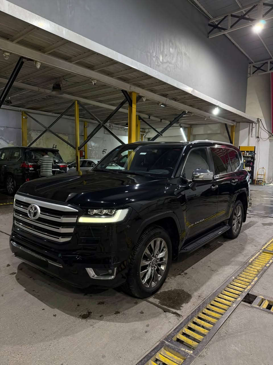 لاندكروز VXR SAS • ٢٠٢٣ • ٨٠٠٠٠ كم