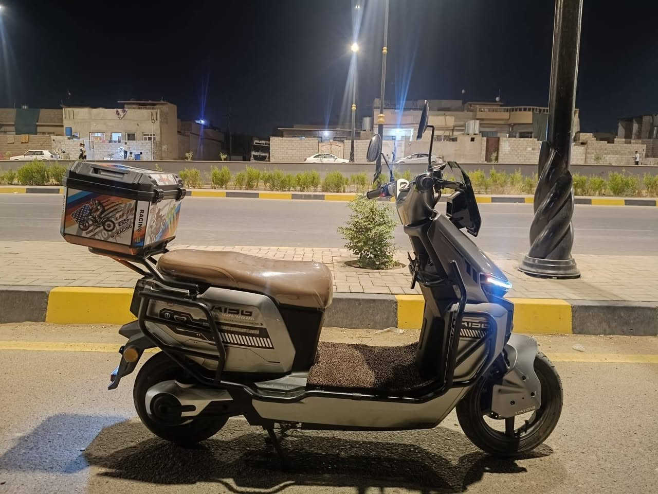 ‏سلام عليكم
‏الصاعقة وحش الكون s85 
‏مستخدم شهر تقريبا نظافه 100% 
‏6 بطاريات مسطره 38 أمبير الاصلي
‏بي مانع انزلاق
‏بريك أمامي هيدروليك وبريك الخلفي هم هيدروليك
‏هورن صوته عالي عبالك مال سياره 
‏ملف 2500 نحاس أصلي 
‏زينون عالي ناصي 
‏دبل اشاير + نظام بك R 
‏3 نمر سرعه الحقيقيه تصل 85 
‏يجي ويا بصمه تشغيل عن بعد 
‏كارد شاشه 
‏شاحنته الاصليه 
‏السعر خاص أو اتصال ع رقم
‏***********
‏مكاني موصل حي الكرامه 
‏
