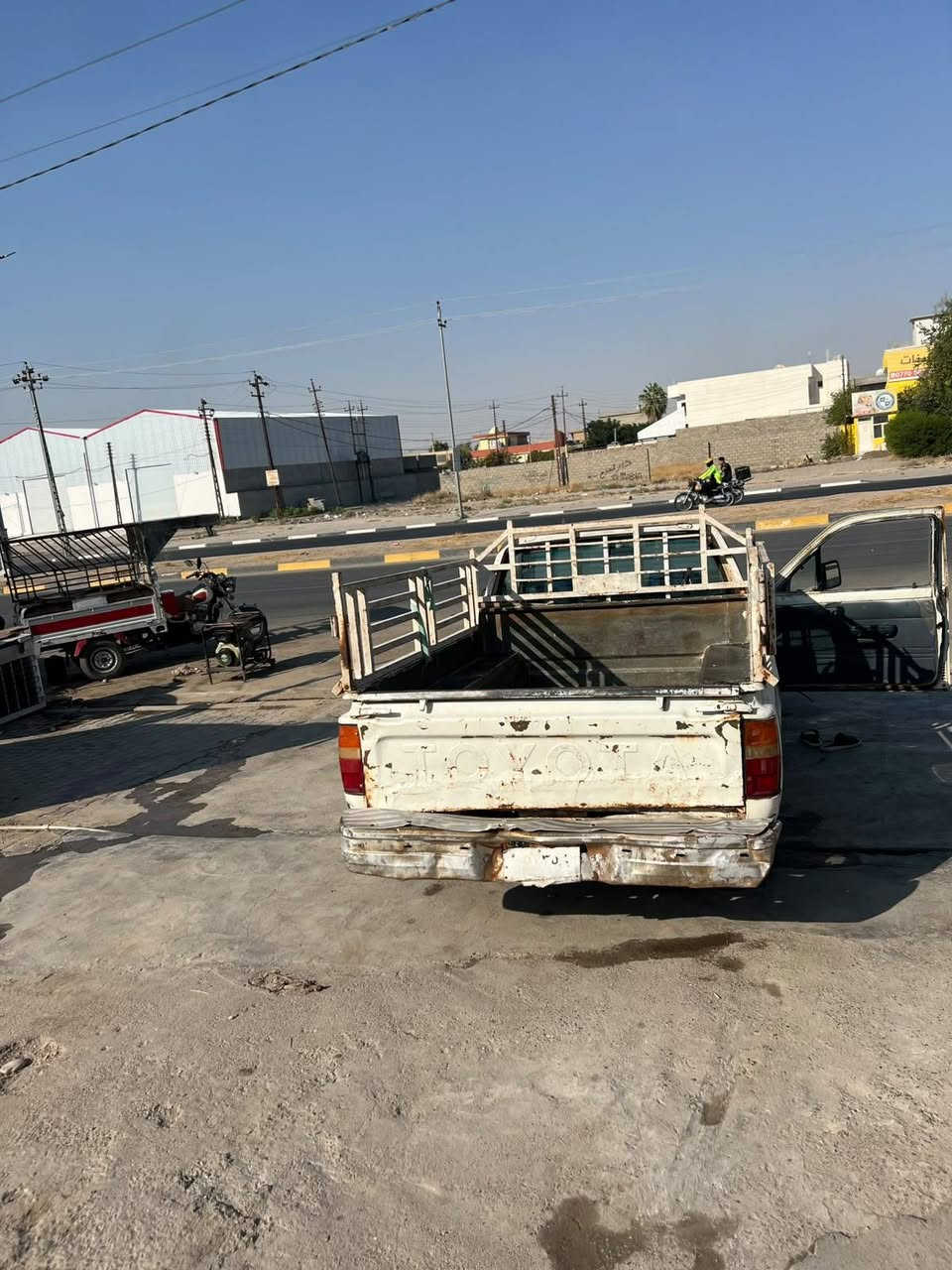 سلام عليكم بيكم موديل ٩٥ رقم صلاح الدين فحص شرط التحويل مكان كركوك عمل شعبي *********** السعر ٣٢ مصبوغه عام
