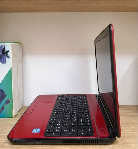 السلام عليكم من رخصه الادمن
لابتوب hp للبيع السعر 175
المعالج i3 فئه U 
الرام 4 12800S 
الهارد SSD الوندوز 10 
كارت شاشه 2 g خارجي 
الحجم 15.6 انج 
البطاريه 2 ساعه 
الشاحن اصليه مال جهاز 
الاستفسار *********** 
ضمان سبوع اي خلل تامرني
