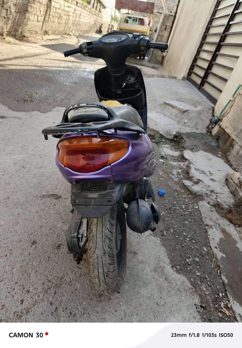 سلام عليكم دراجه اكزز سرعه 100كهربايات كامله لايت سويج هورن محرك جديد بس غسلتهه كامت تغربط وطفت ابيعهه طافيه ماعرف شبيهه ويهه كابريتر جديده بيع او مراوس مكاني بغداد دوره ‏‪***********‬‏
