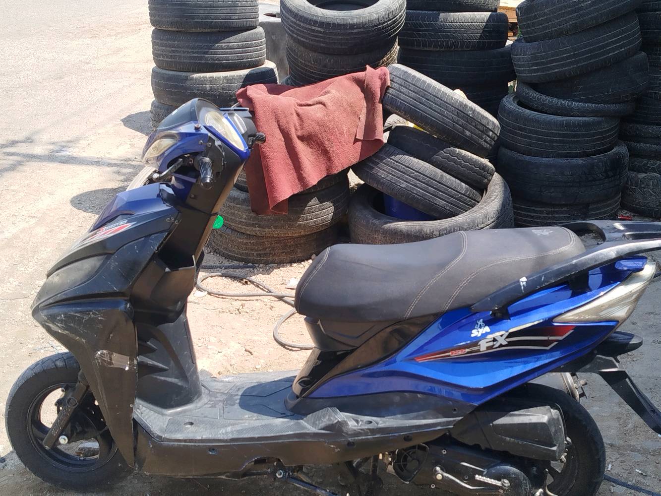 شباب دارجه للبيع موديل ٢٢ دراجه إف إس بس بيه الكفر المامي بي كسر 
دراجه مامفتوحه 
كهربائية كله شغاله 
تايرات زوج جديد
دارجه نكره سلف 
كل شيء شغال بيه 
عنوان نجف حي العسكري 
الاتصال *********** عل رقم 
أو واتساب
