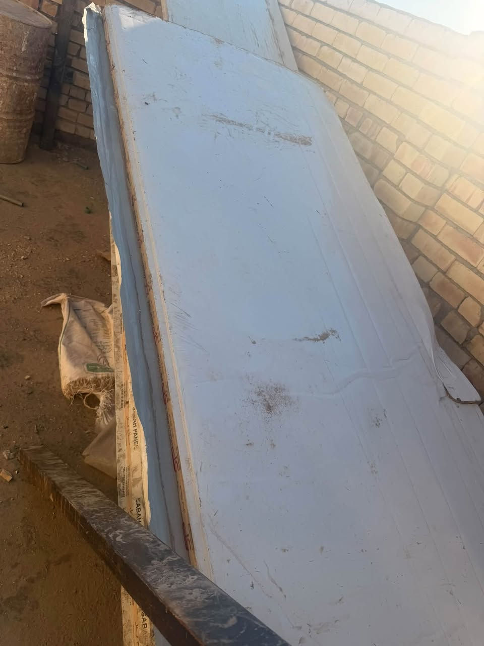 للبيع سندويج سقف عدد 4
الطول ٣متر

وحده شركه عرض ٨٥وطول ٧.٥

سعر المتر ٩

***********مكان بغداد حي اور

