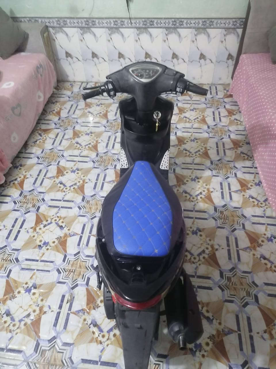 سلام عليكم
دراجه ماكس عدله كهربايت شغاله (سلف. هندر)

مفتوحه دراجه شلعه ومعدل تشك الكاع ماعوزه شي دراجه

السعر 550 وبيه مجاال
رقمي ***********
