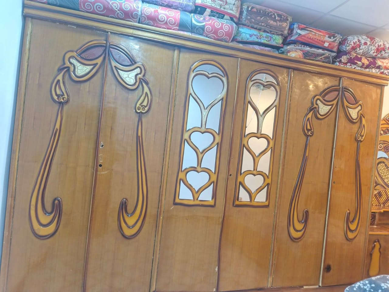 سلام عليكم غرفه أخشاب لبيع السعر خاص
رقم ه‍ ***********
 من رخصة أبو الكروب
