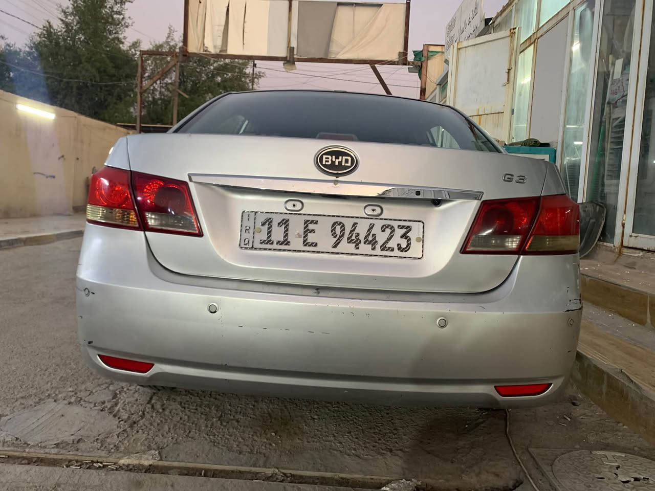 السلام عليكم بيوايدي G3 ٢٠١٣ كير عادي مكينه وكير وتبريد وتدفئة خير من آلُـِْـِّـلُـًِ☝ٍِّْـٌـّ👑ـٍّـُه.كهربائيات كلها شغاله شاشة جبيره وكامره دواره وحساسات بيها جراد قليل وبيها جاملغ امامي عكس السايق مبدل بدون دواخل ابد مكانها الكاظميه او الصابيات قرب جسر الدوار 
سعرها ٤٥ وبيها مجال 
***********
