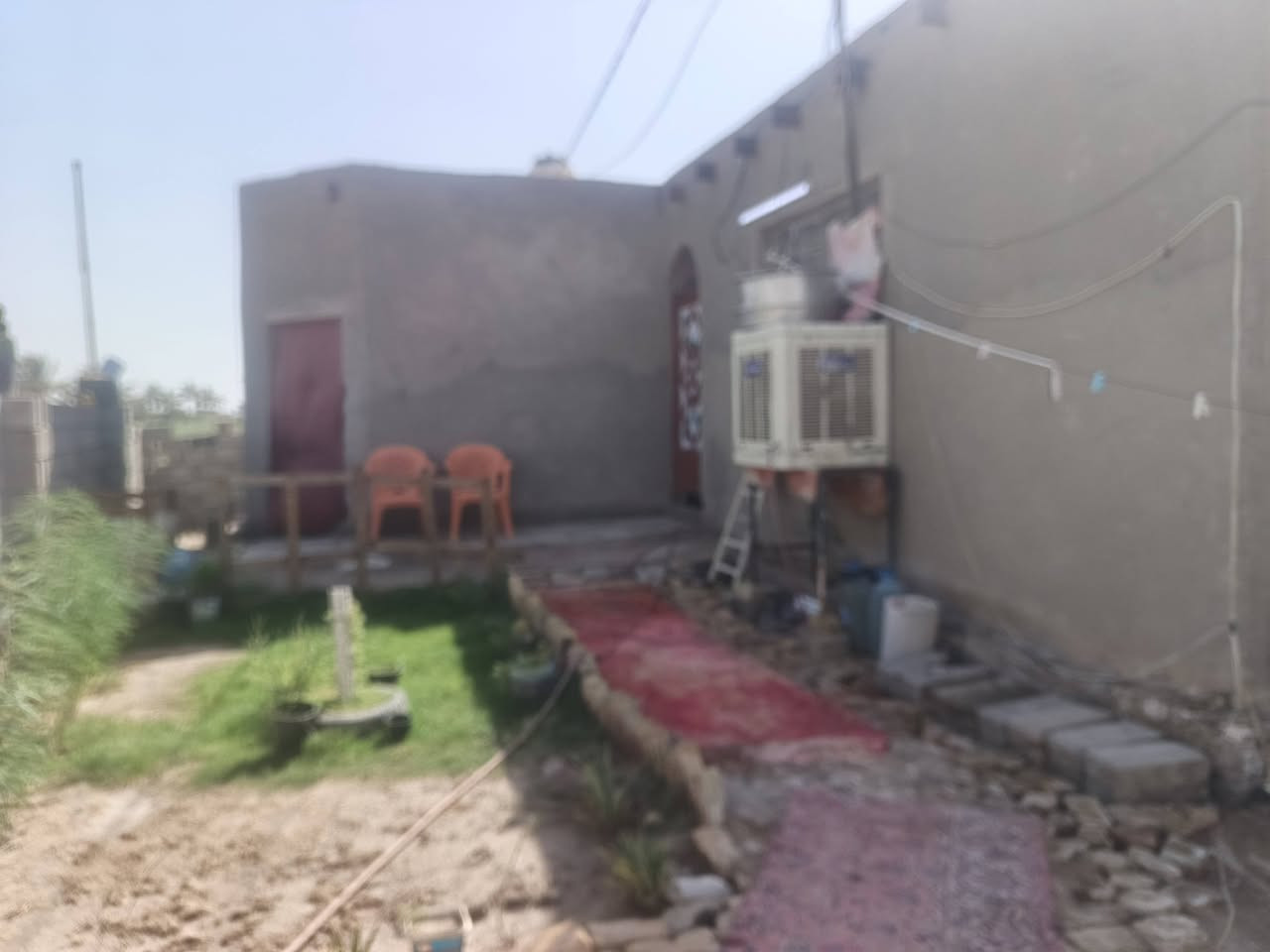 السلام عليكم بيت للبيع قرب الشقق قريب عالشارع العام مساحه 270 غرفتين نوم صاله كبيره مطبخ ستقبال خارجي الاستقبال ما كامل بناء بلوك سقف عقاده كهرباء ما مجاري بيت واقع حال ومشمول تطويب سعر مناسب استفسار اكثر*********** وتساب تفاصيل اتصال
