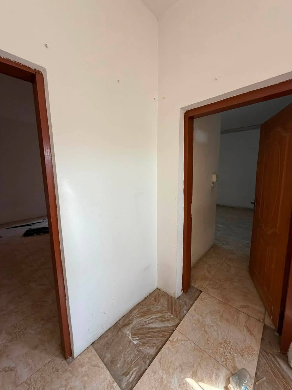 #للايجار في السيديه 
🔴
بيت 150 متر 

يحتوي على 

3 #غرف 

#صاله 

#مطبخ

#هول

#خدمات 

#كراج 

#حديقه 

الموقع📍مربع التصنيع

السعر مليون وربع

الفرع الاول / الـسـيـديــة الضباط مقابل افران الرباط
 الفرع الثاني /شارع العلوة مقابل مدرسة حلم الغد الاهلية 
الفرع الثالث / عرصات الهندية مجاور فندق بلوم 

***********📳***********

‏‎   نكفيك عناء البحث......
‏‎   لتمتلك اليوم عقار الغد. 
‏‎زبائننا الكرام بِكُم نَرتقي ونَتشرف بزيارتِكم ونَفتخر بخِدمتِكم
