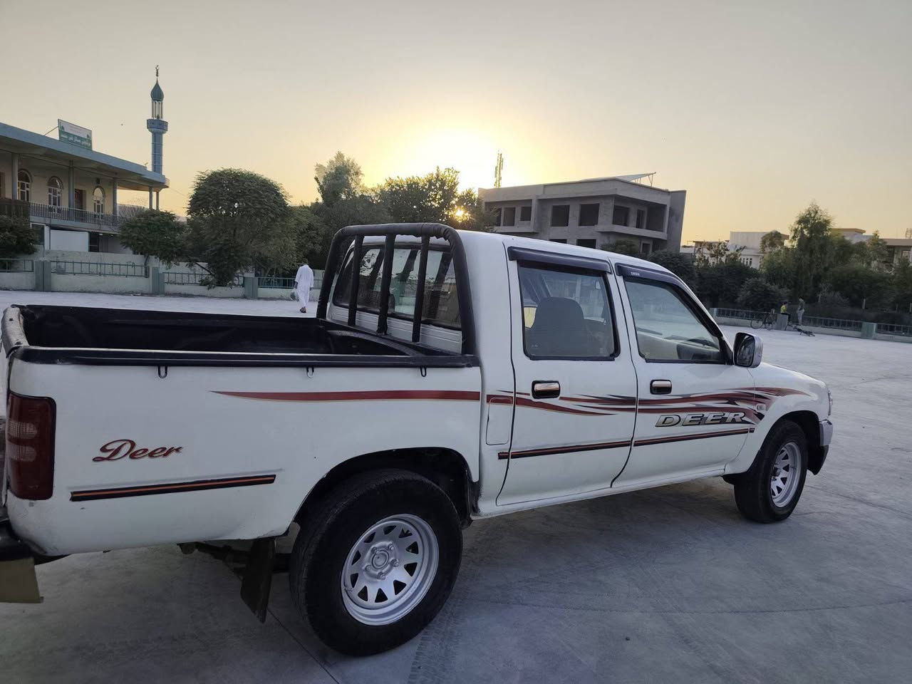 پیکاب دێرمۆدێل 2006گێڕومەکینەوئەکسل بەشەرتە تحویل بەشەرت بێتەقەوڕەقە بێدەعم پەڵەپەڵە بۆیاغی هەیە سعری خوارهەموو بازاڕ37گڵاویەکتۆز مەجال ***********ژ.م***********ناونیشان چەمچەماڵ
