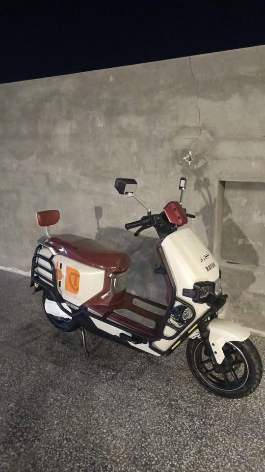 سلام عليكم 

للبيع ''قبل كلشي المعرف لايعرف وحش الكون فئه ال VlP ✈️
  لون مميز داخل موروني 

سرعه 80حقيقي🚀

بطاريات 6مسطره🚀

الدراجه مستعمله أسبوعين فقط بعدهي جديده كدامكم 

السعر خاص لو اتصال على الرقم *********** 
بيه هواي مواصفات اكيد تعرفوهه مثل الربط على برنامج الجهاز وهاي شغلات بعد 🚀
