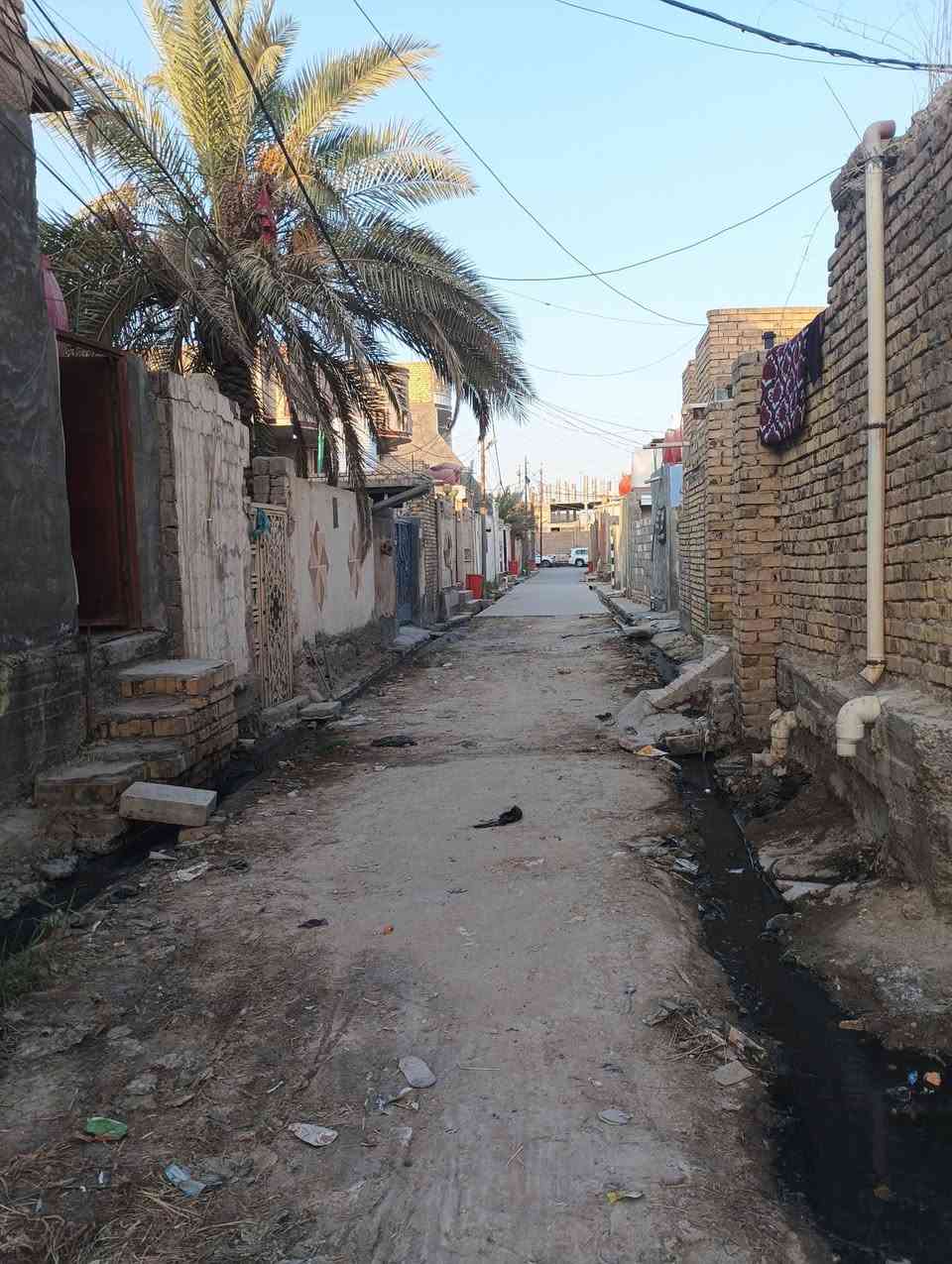خلف المصرف مباشر • ٤١٠م • بها مجال
