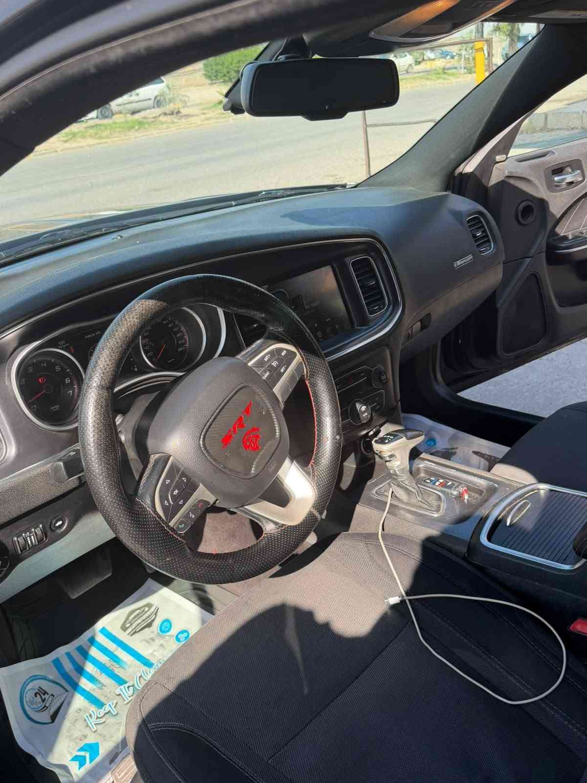 تشارجر SXT • ٢٠١٦ • موصل الايسر
