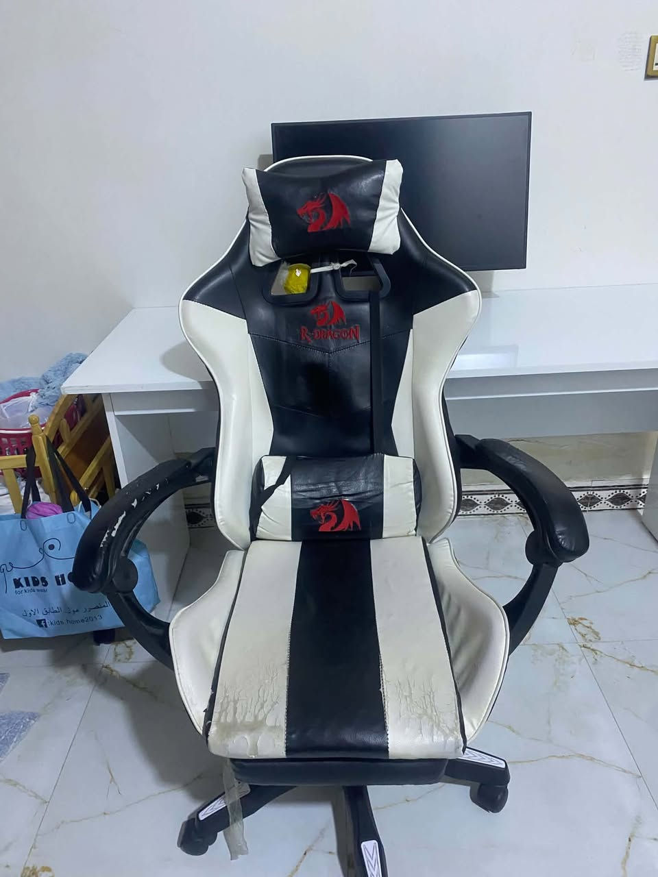 ميز وكرسي • شاشة ASUS TUF ٢٧ • يو بي اس ١٥٠٠