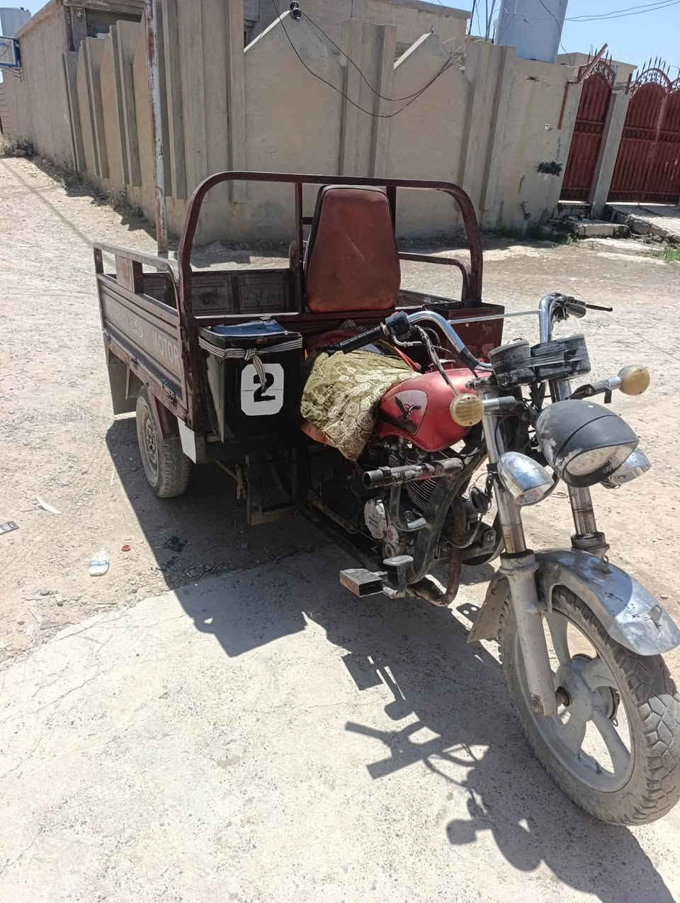 ستوته للبيع جنوبي كلشي شغال بيها اوراق موديل16 السعر 850بيها مجال ***********
