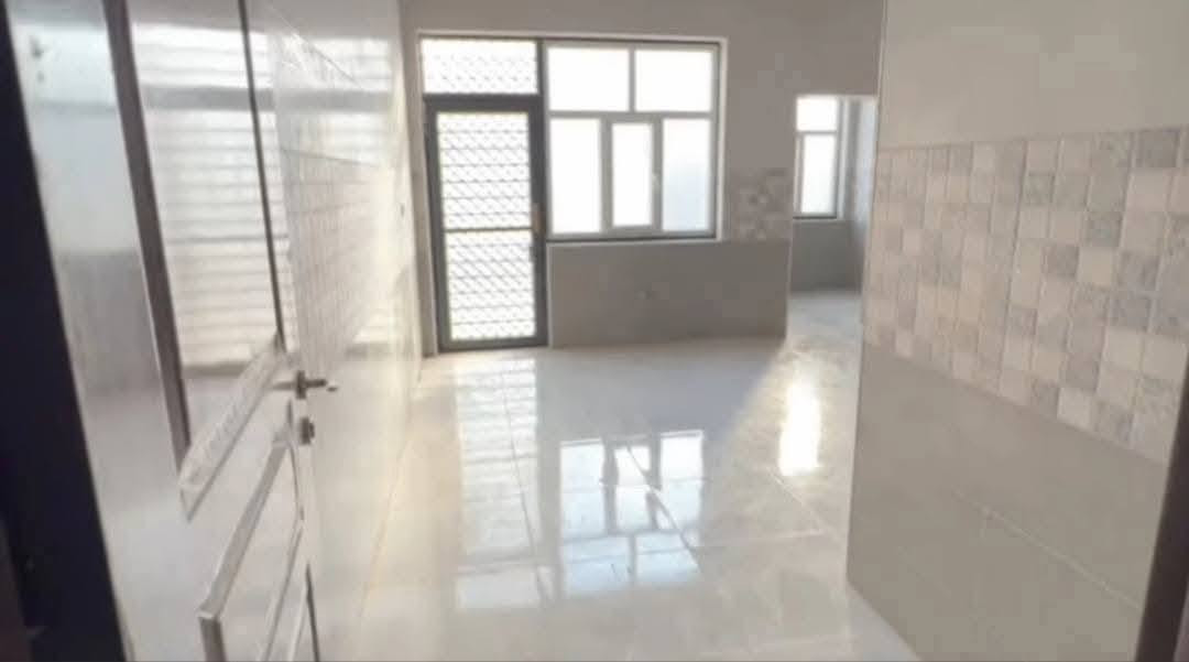 دار بموقع مميز للبيع  شارع  20م 🏠
🛑المساحة 300م جاهز للسكن
🛑 ثلاث غرف  ـ صالة ـ استقبال ـ مطبخ ـ كراج ـ حديقاتان
🛑المجمع السكني الأقرب والاجمل 
🛑من يرغب بالإستفسار التواصل على الارقام التاليه: 
***********
***********  
🏠 نستقبل كل العروض في مجمع المختار:  بيع . رهن . إيجار 
🏠 تابع الصفحة ليصلك كل مايخص المجمع من عروض مناسبة
