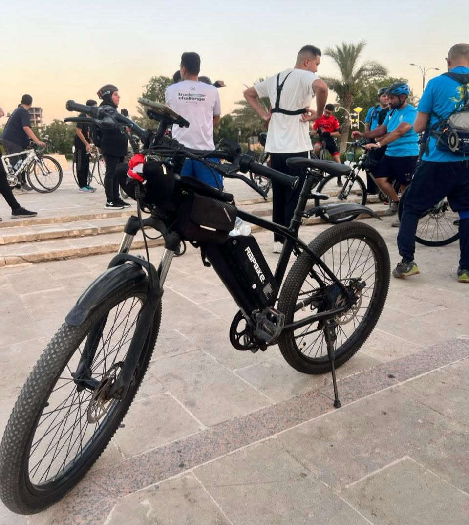 للبيع الاسم مرفوق بالصور مكاني البصره بس الدراجه متواجده بشارع حيفا شاركت بيههه بالماراثون وبقيتهه يم ولد 
السعر  ماخذههه من مكان الوثبه معرض النور ب 495
انطيني السعر الي تسوا واكلك بالخير عليك ***********واتس
