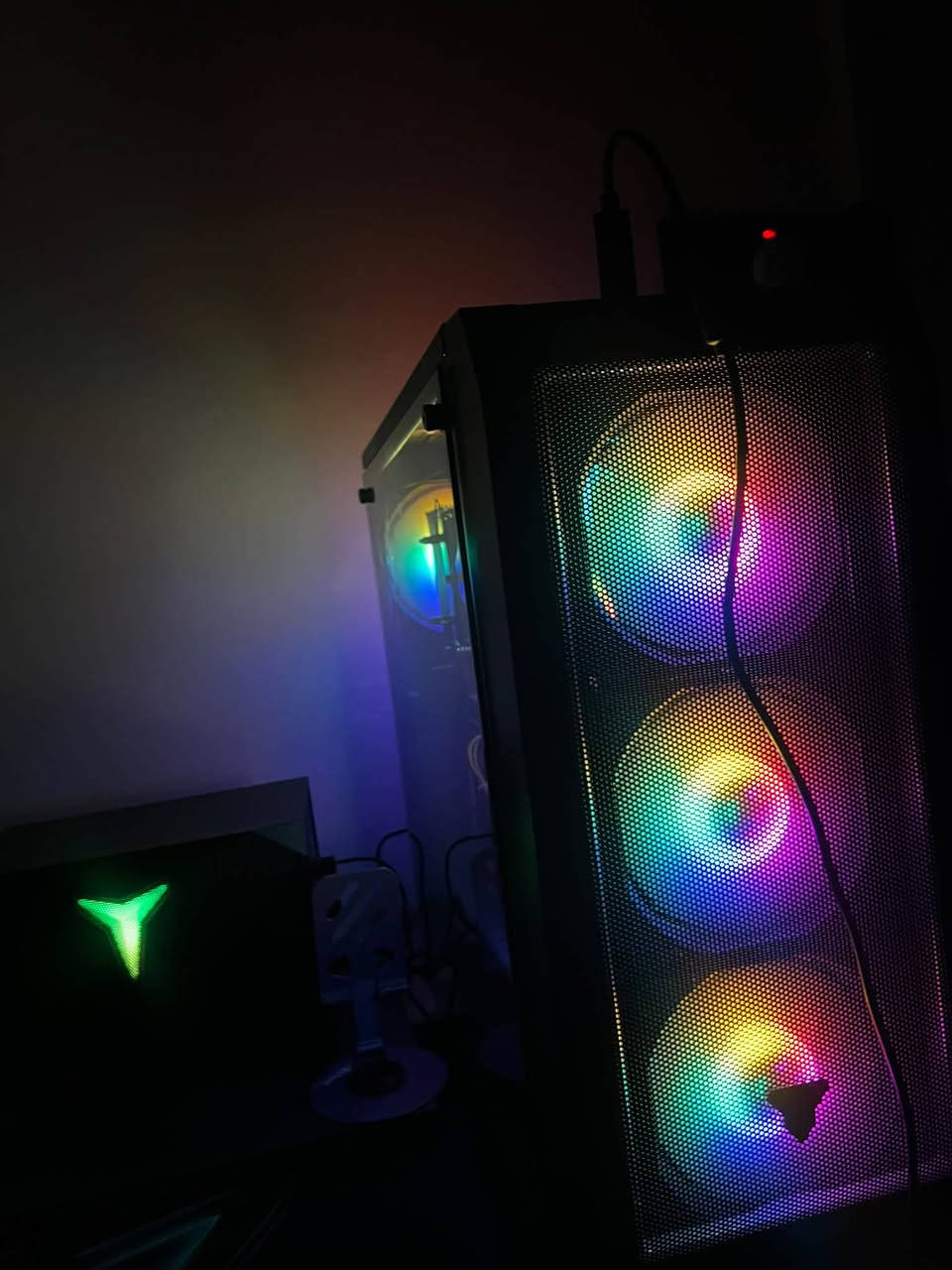 RTX 3060 • رايزن 5 4650G • شاشة 27 بوصة
