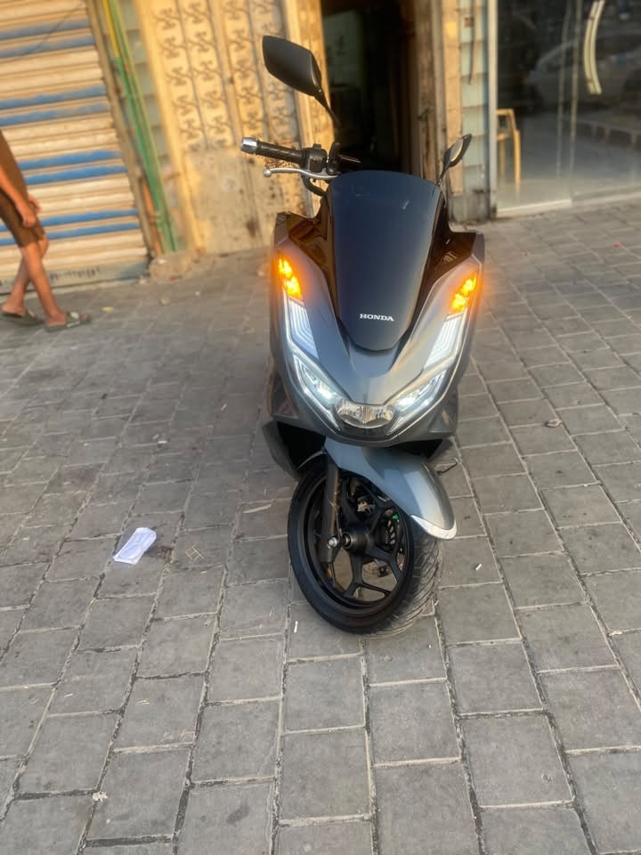 بيسي أكس جيل 4ياباني 🇯🇵مكينه 125دراجه بحالت وكاله ولا غلطه أبي أس مايحتاج اسولف عل نضافه دراجه مال كلشي وكلاشي سعر 24ورقه خاص ماجوب شراي يتصل***********

نص مكتوب في الصور:
- 1 / 6 Мотоаукционы Honda PCX 125 Honda PCX 125, 125 см3, пробег 2 449 км Артикул 3-452-874 Дата торгов 1 октября 2024 Время торгов 12:42 Линия B Порядковый номер в линии 2663 HONDA PCX 125 JK05 256.000 ¥ motobay.su
