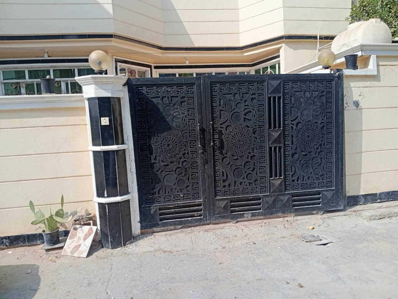 دار للبيع • طابو زراعي • ٢٢٠م