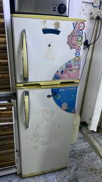 ثلاجه شغاله وتجمد وكيزر للليع الاتصال على الرقم 07708838351بي واتساب و...