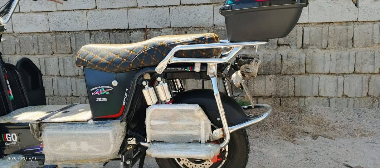 موطور شحن للبيع جبلي موديل ٢٥ بطاريات ع فحص شرط موطور بعده جديد شراي يتصل *********** ابو ٥٠٠ لايتصل رجل كو حته ٢٠٠
