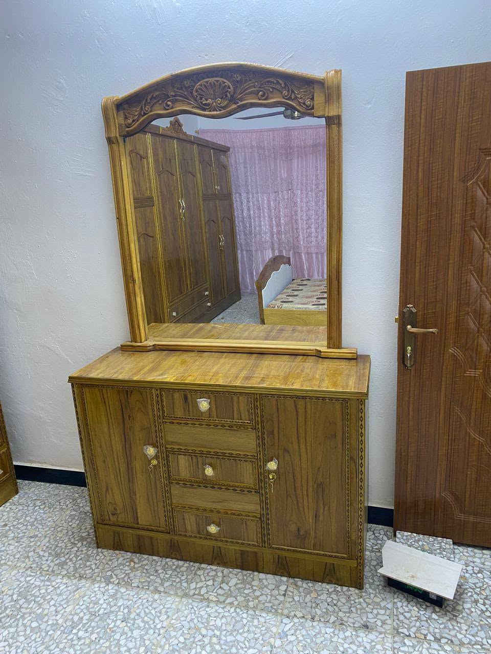 مليون الف يوجد لدينا توصيل بغداد والمحافظات الحجز واتساب ***********
