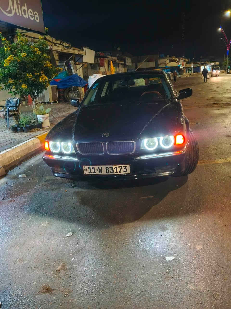 السلام عليكم للبيع خفاش موديل 95 محدثه 2000 داخل وخارج تخم تاير صدر خلفي امامي جديد تدفه تبريد كير مكينه كفاله بدون ضربه كهربائيات كله شغال ادامه كامله اللمكينه جديد رقم بغداد بااسمي تحويل مباشر   رقم دولي السياره باب طويل حجم 740 اصل  السعر 75 وبيه مجال قليل  للاستفسار *********** 
***********
