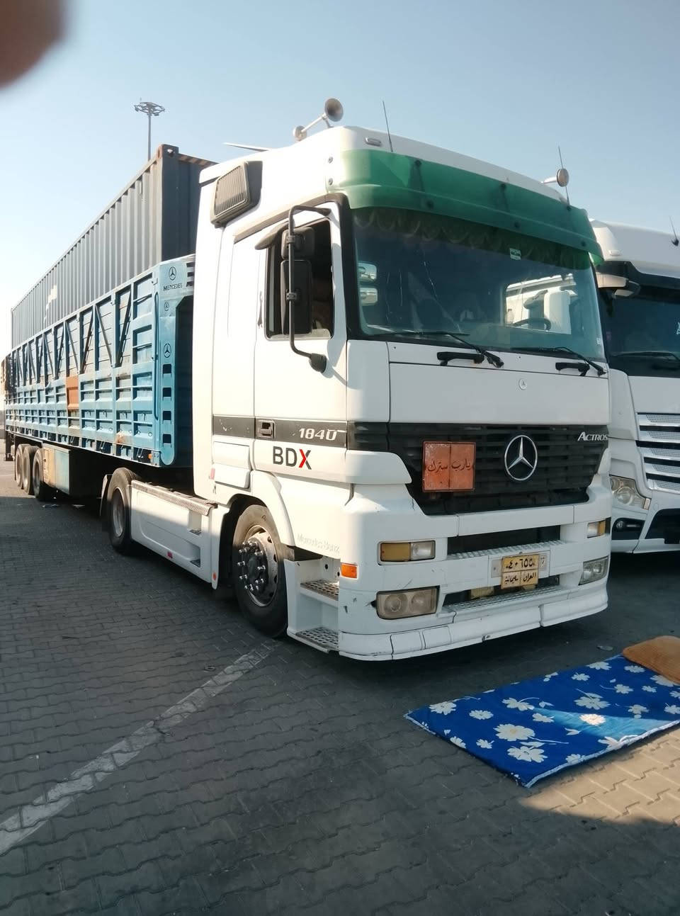 السلام عليكم سياره لبيع موديل 2002
جوبلس امامي الاستفسار الاتصال على الرقم
***********
